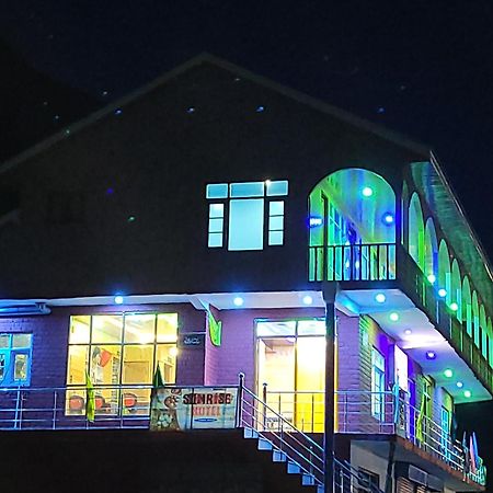 Sunrise Hotel And Restaurant Mastan Gurez Kanzalwan Exteriér fotografie